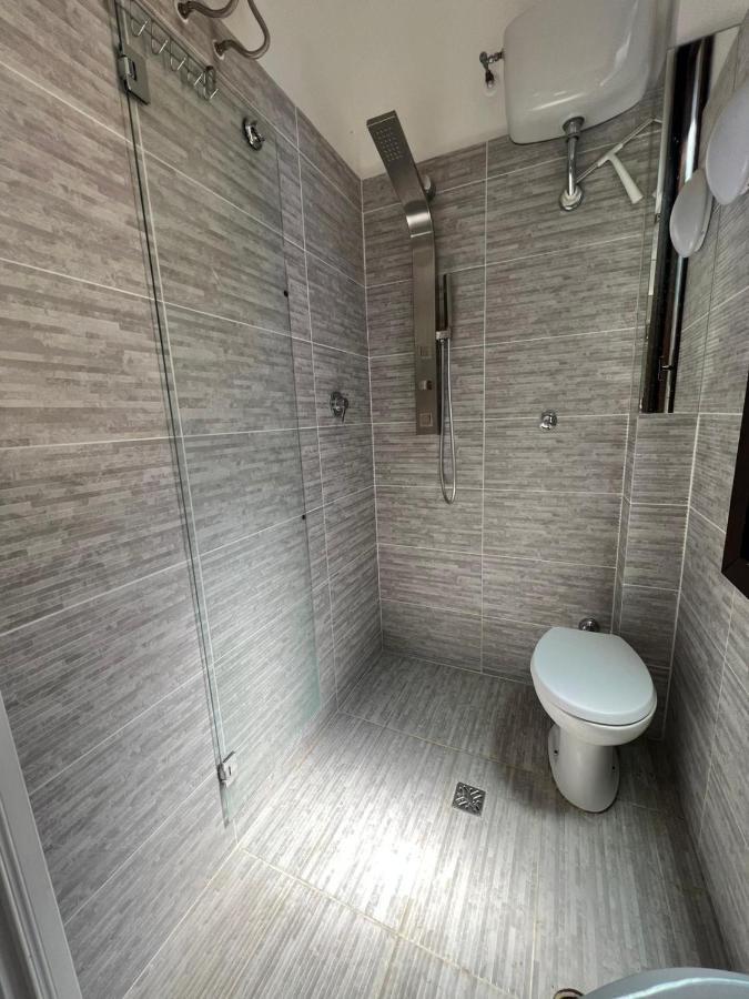 Surf House Appartement Ostia Buitenkant foto